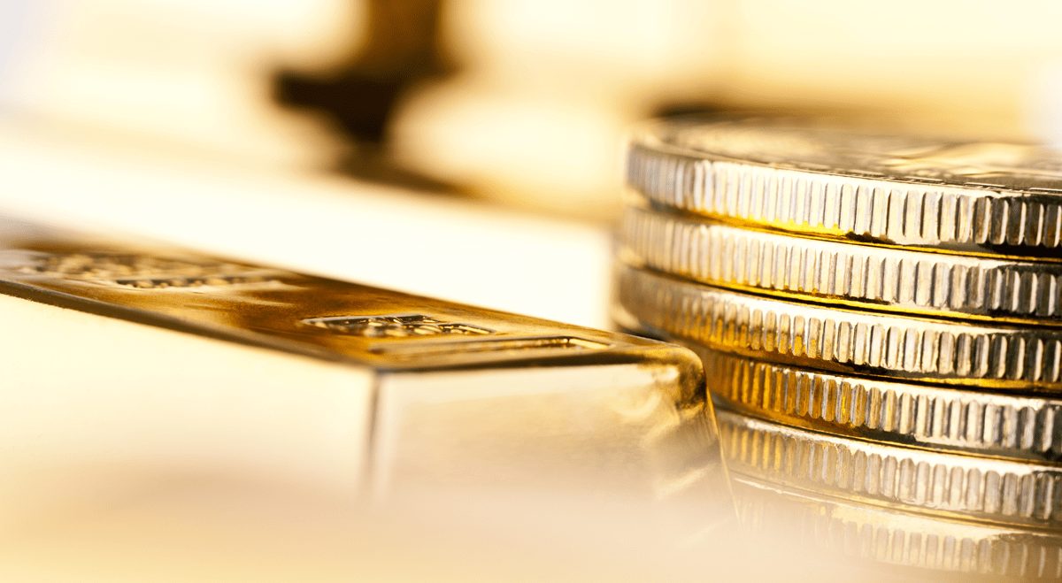 Gold holds near seven-week peak as Hormuz hopes offset Fed tightening concerns