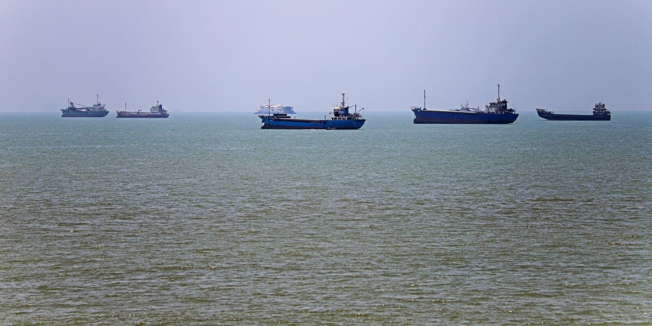 Trump Backtracks on 20% Toll for Shipping in Hormuz Strait