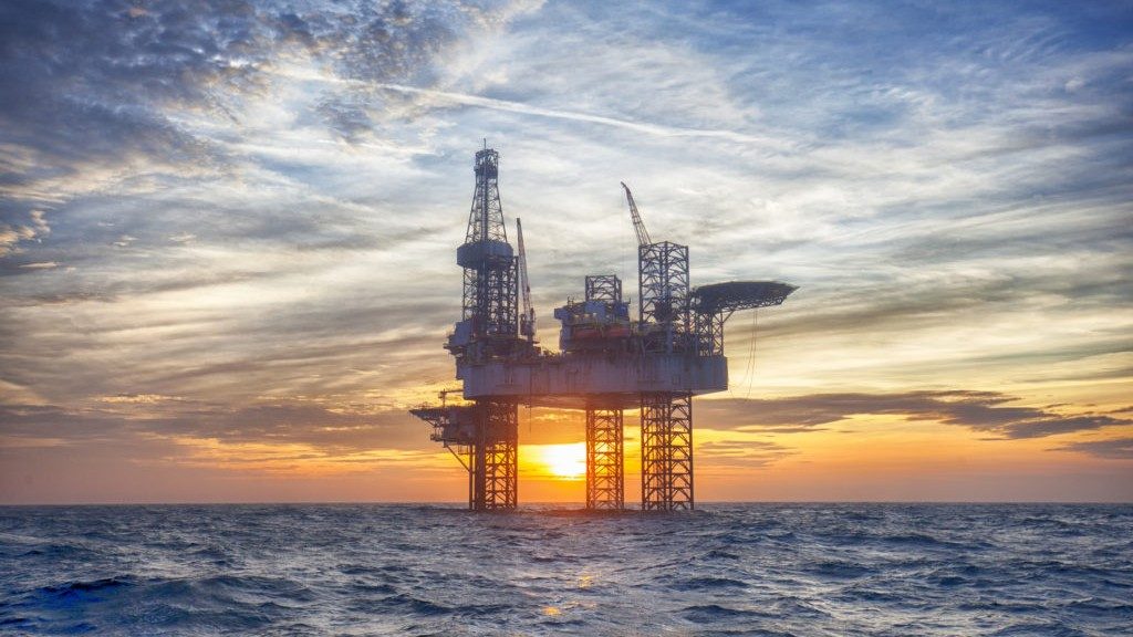 SPR Hits 43-Year Low as US Commercial Oil Stocks Tighten
