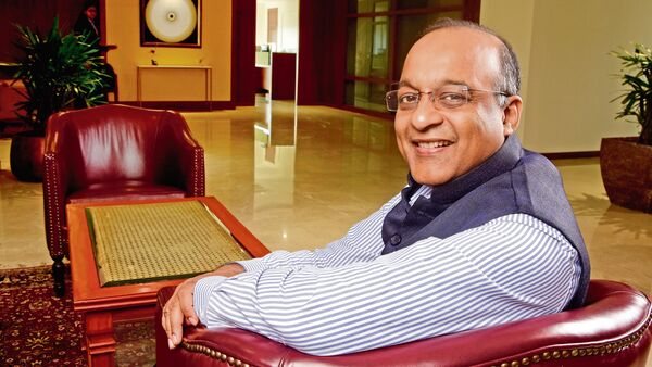 HDFC Bank CEO Departure Shifts Focus to Unresolved Post-Merger Profitability