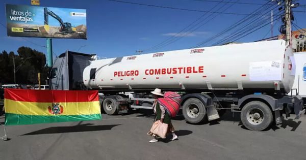 Bolivia deploys troops against blockades over a decree its own government wants repealed