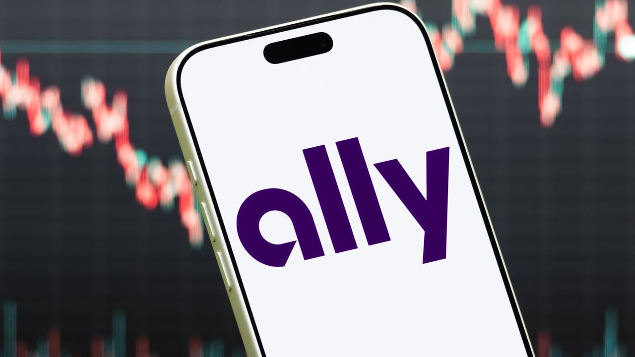 Ally Financial misses EPS estimates as margins and auto lending grow