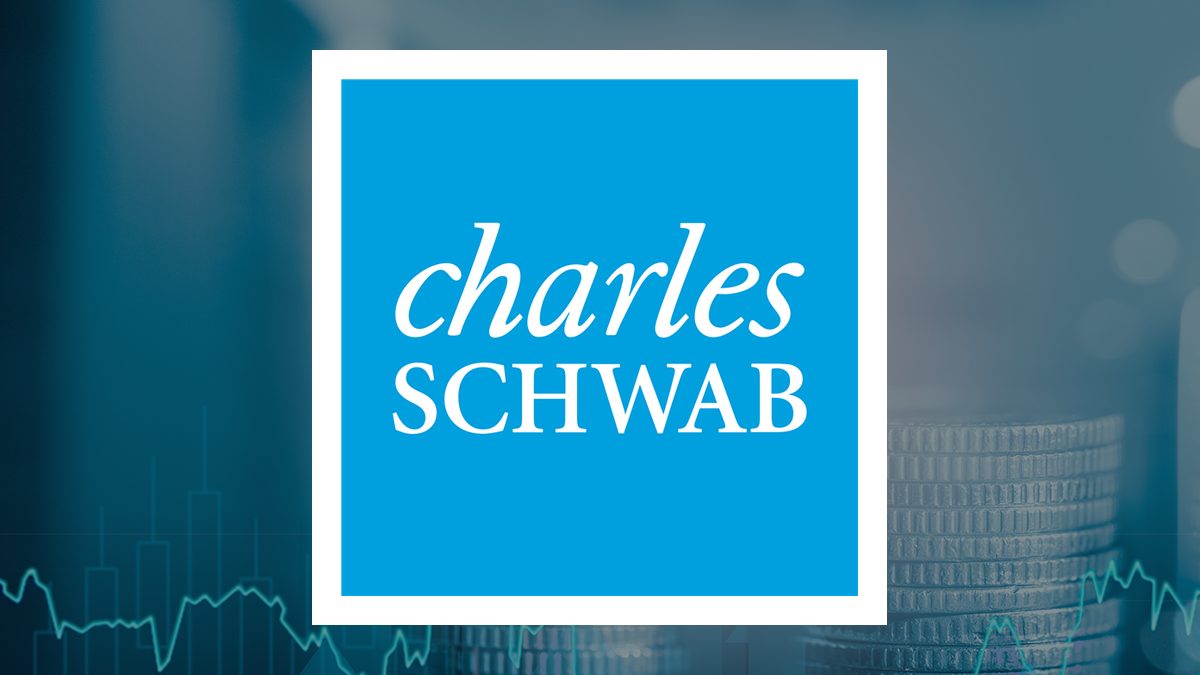 Schwab Q2 profit jumps 42%, raises full-year outlook