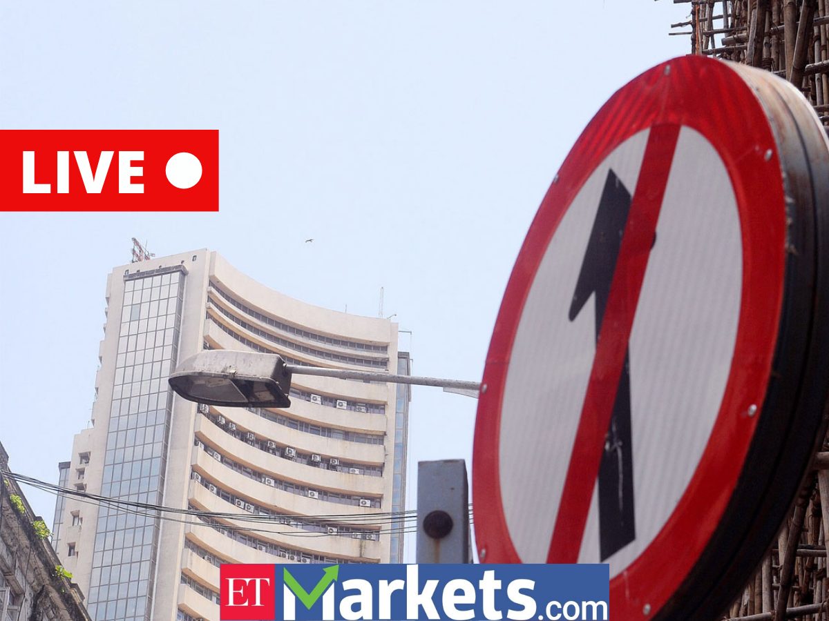 Indian Equities Slip as ICICI Bank Unseats HDFC in Mutual Fund Portfolios