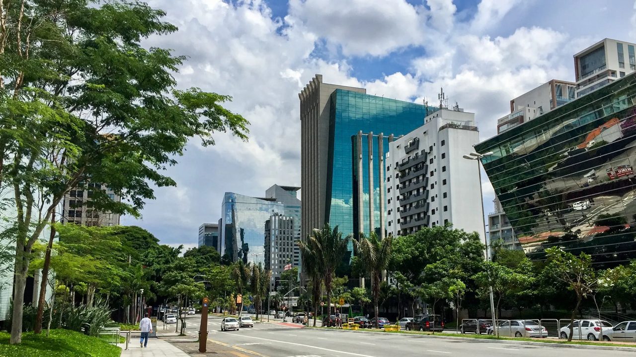 Brazil rents surge 5.24%, outpacing inflation despite yield lag