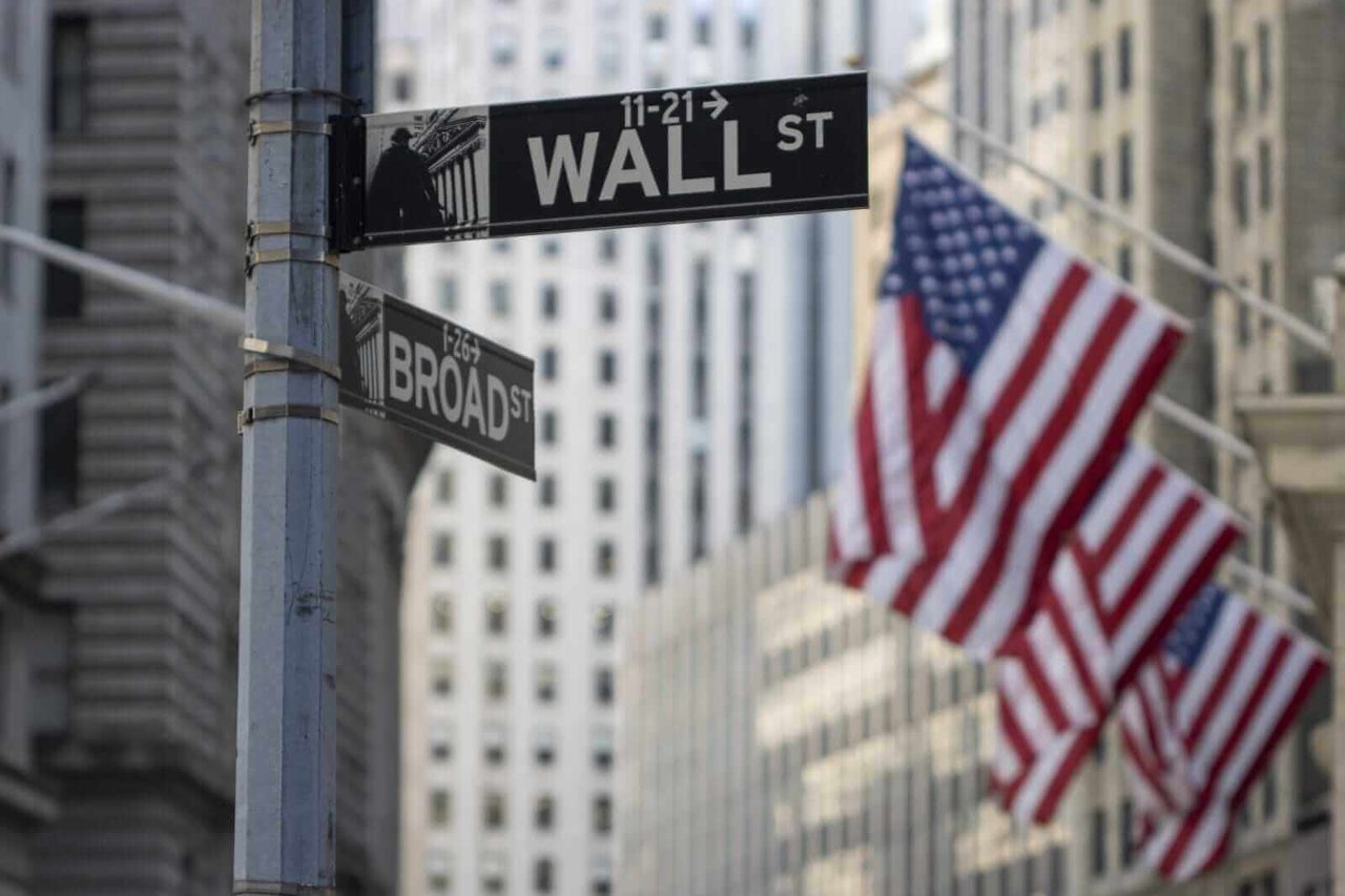 Stocks Close Higher on Favorable CPI Report and Positive AI News