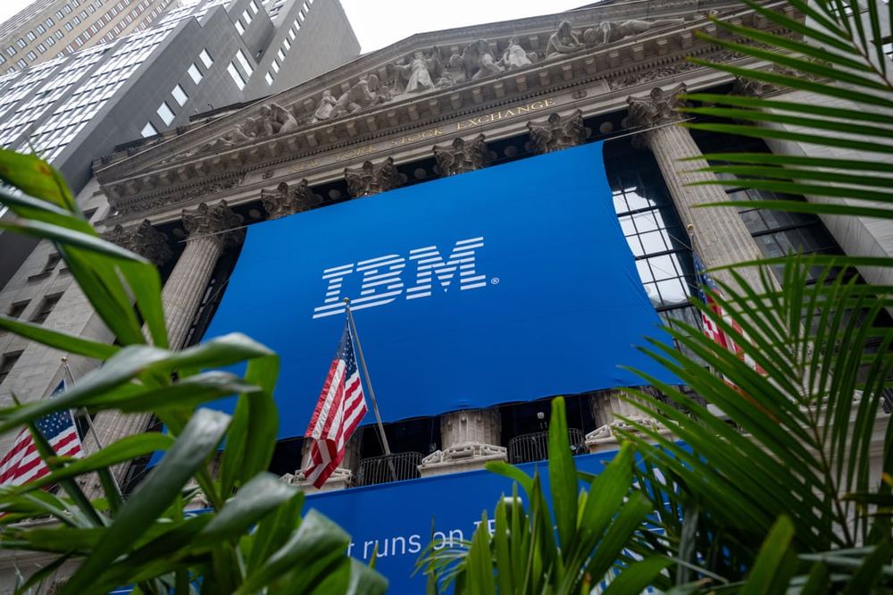 IBM drops 25% on profit warning as AI capex eats software budgets
