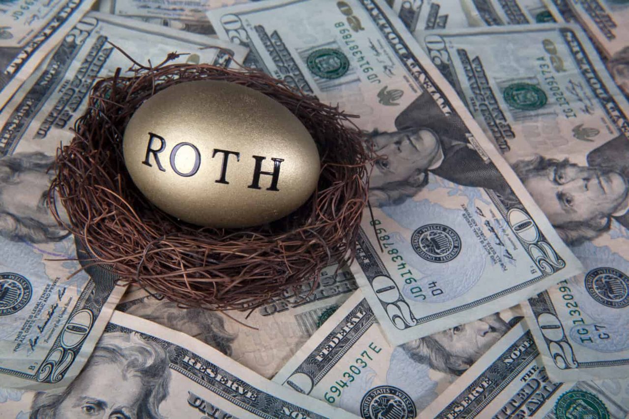 These 4 Dividend Stocks Yield 8%. Only Roth Owners Keep All of It