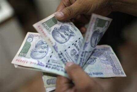 Reserve Bank of India holds rupee at 95.45 as crude oil prices climb