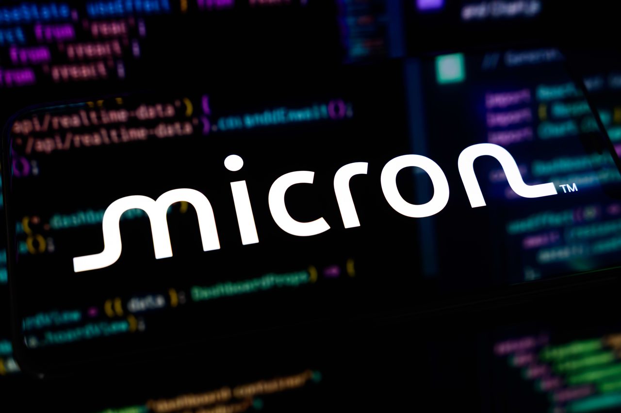 Micron's monster post-earnings rally is almost gone. Traders divided on where it goes next