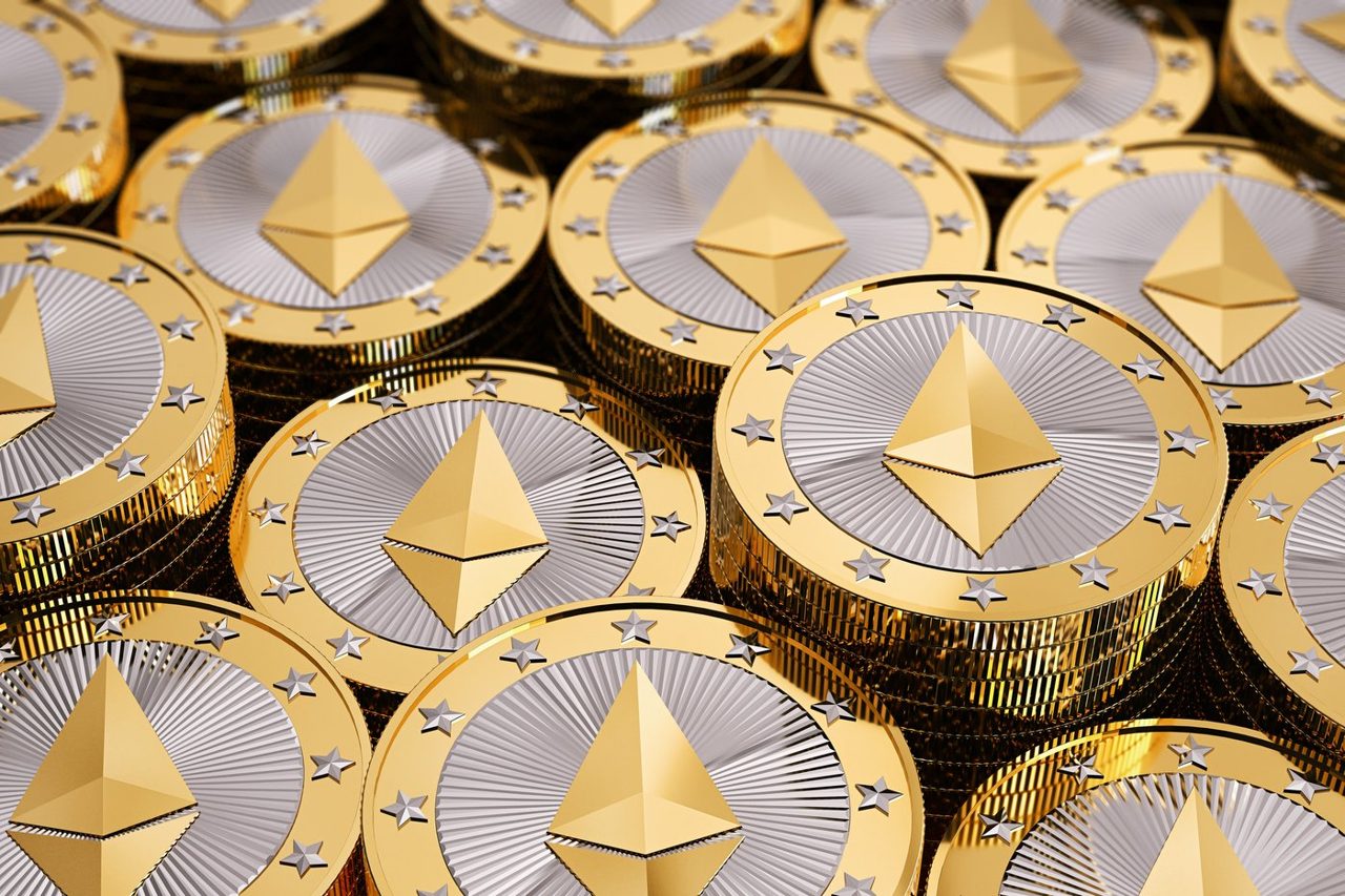 This Institutional Investor Thinks Ethereum Will Outperform Solana During the Next 12 Months. Could It Happen?