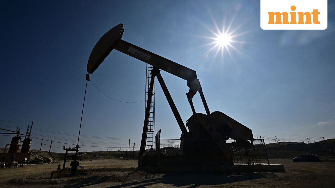 Oil prices rise for fourth straight day as US-Iran talks remain deadlocked; Brent above $90 per barrel