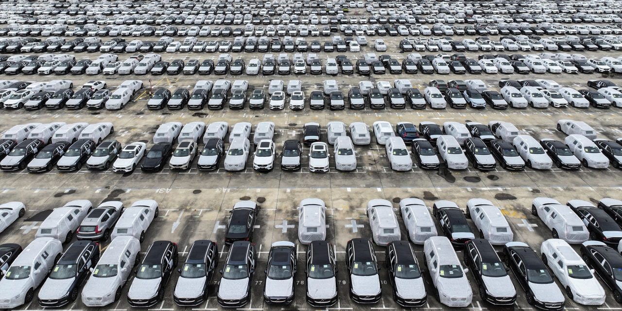 Volvo Car Sales Slip 4% on China Weakness