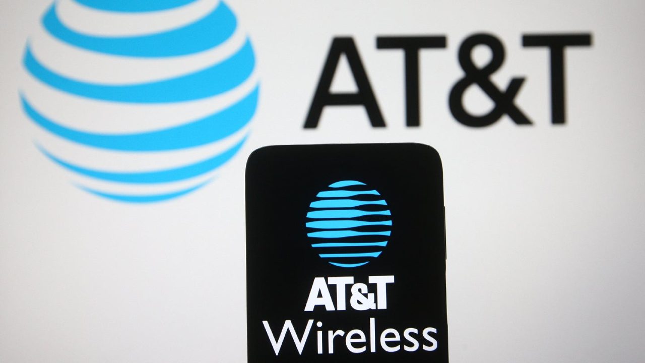 AT&T closes $23bn acquisition of spectrum licences from EchoStar