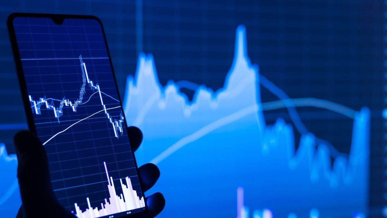 Lalithaa Jewellery IPO listing: Shares list at 32% premium over the issue price. Details here