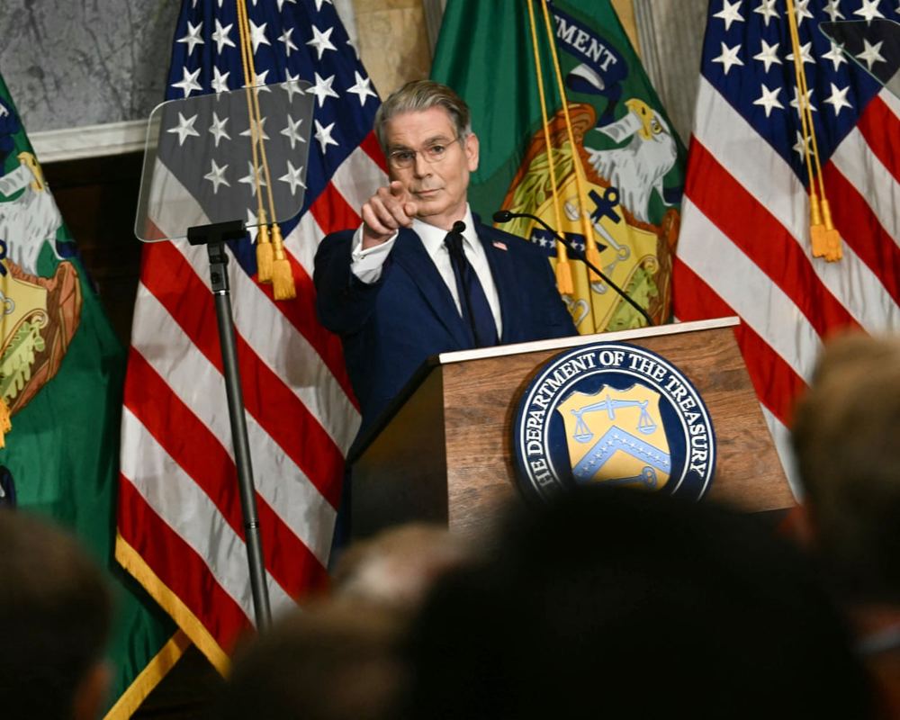 US Treasury shifts to short-term debt as $40tn national debt mounts