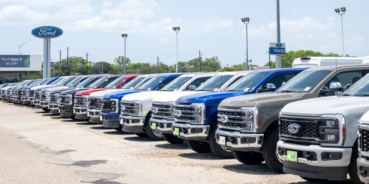 Ford and GM Stock Jump on Upgrades. Chrysler, Not So Much.