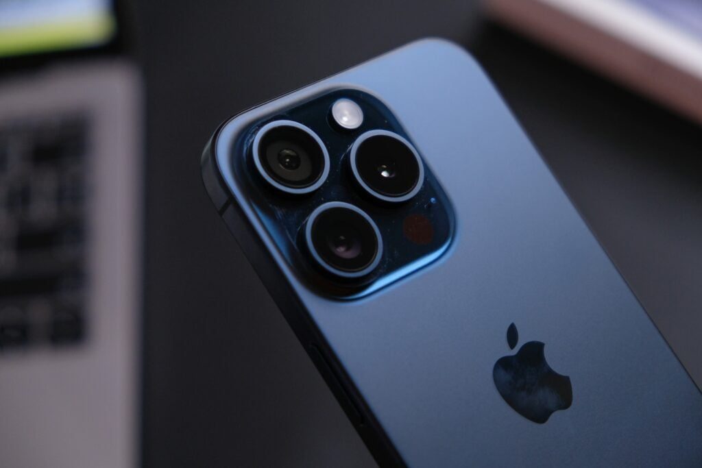 Apple Stock Is Sinking Friday: What's Going On?