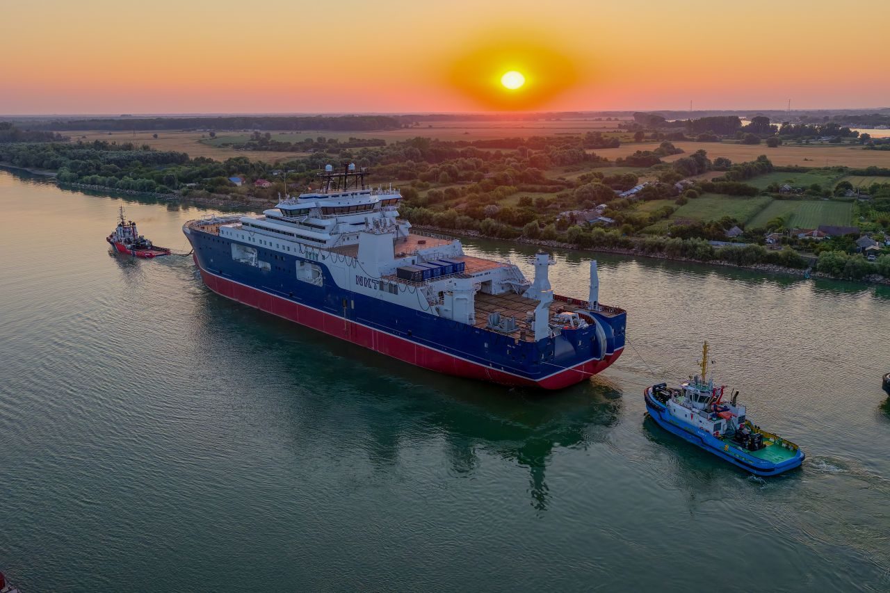 NKT Eleonora departs Romania for Norway as construction progresses