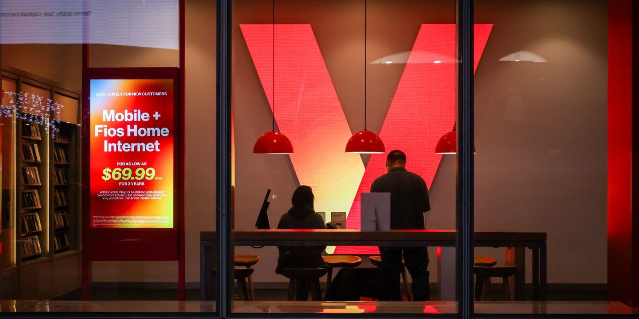 Verizon to Cut About 3,000 Jobs, Divest Itself of Some Retail Stores