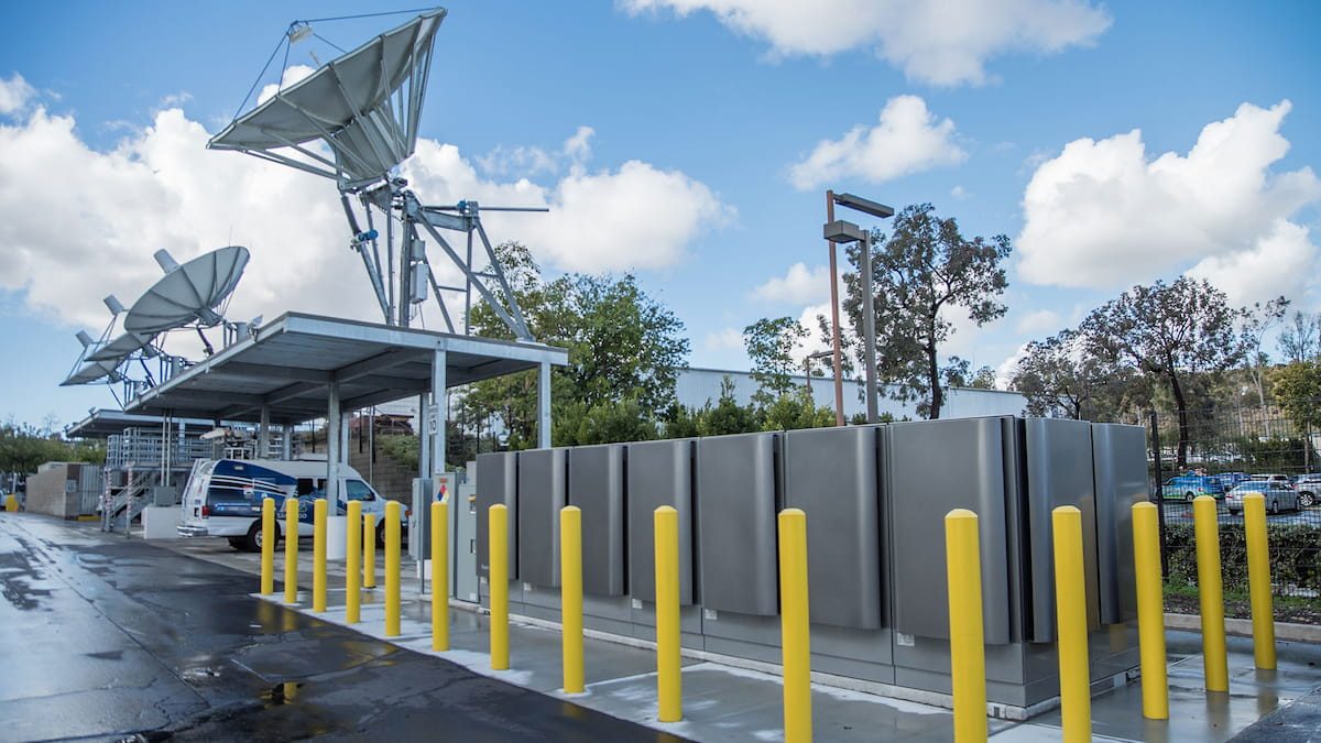 Bloom Energy Is Expanding This Key AI Power Partnership to $25 Billion. Time to Buy the Fuel Cell Stock?