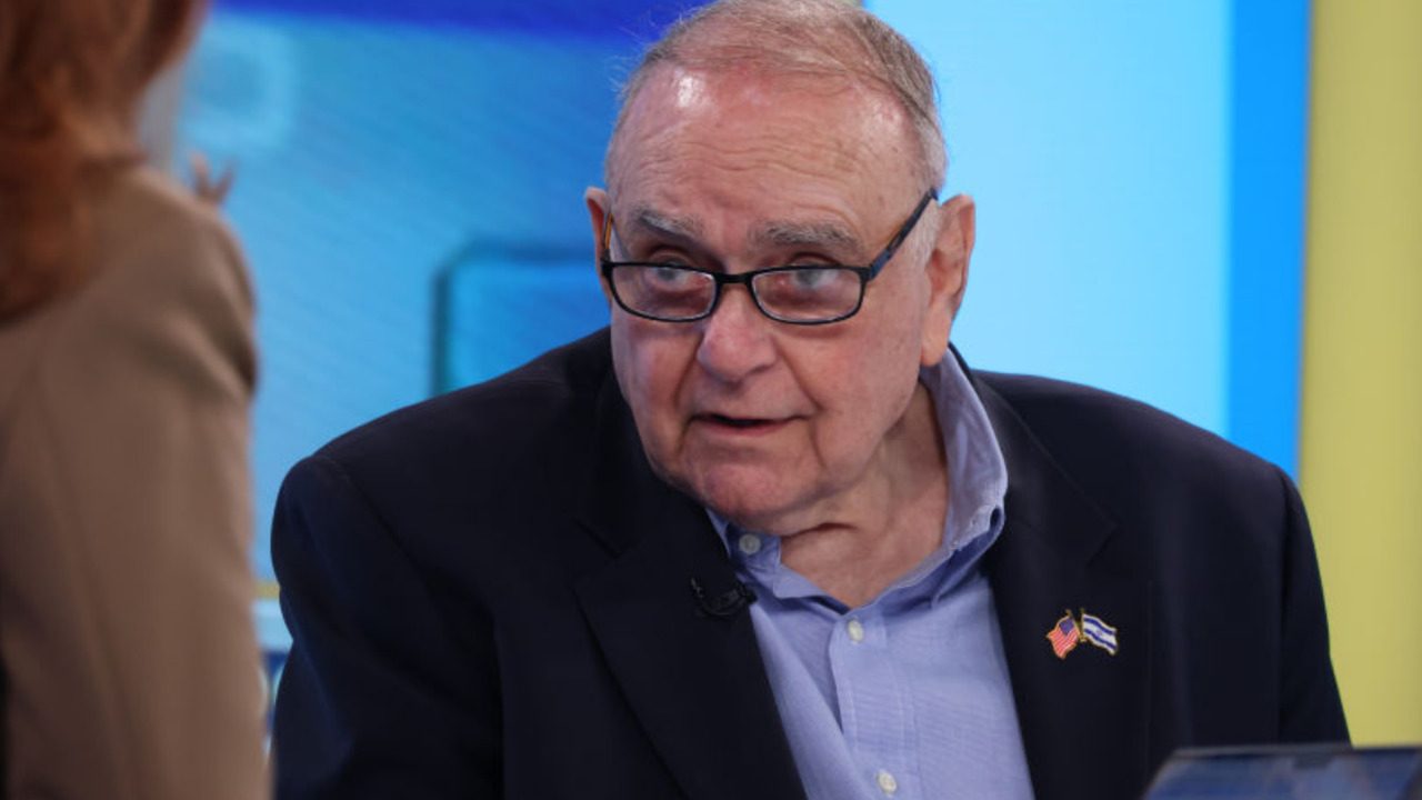Billionaire Leon Cooperman says today's AI boom echoes a big bust from the 1970s — a lesson from the 'Nifty Fifty' crash