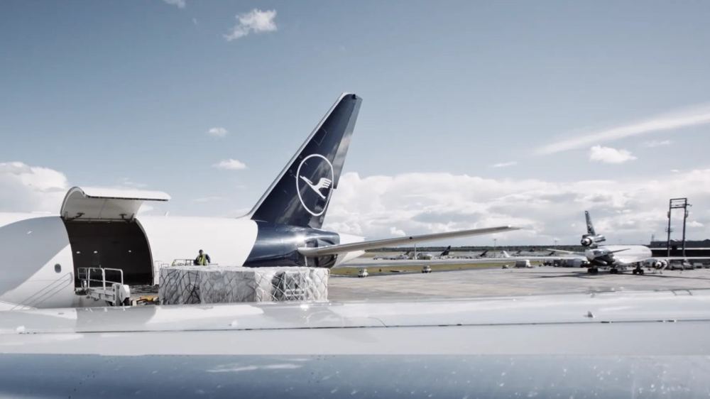 Lufthansa to buy cargo terminal operator in Germany