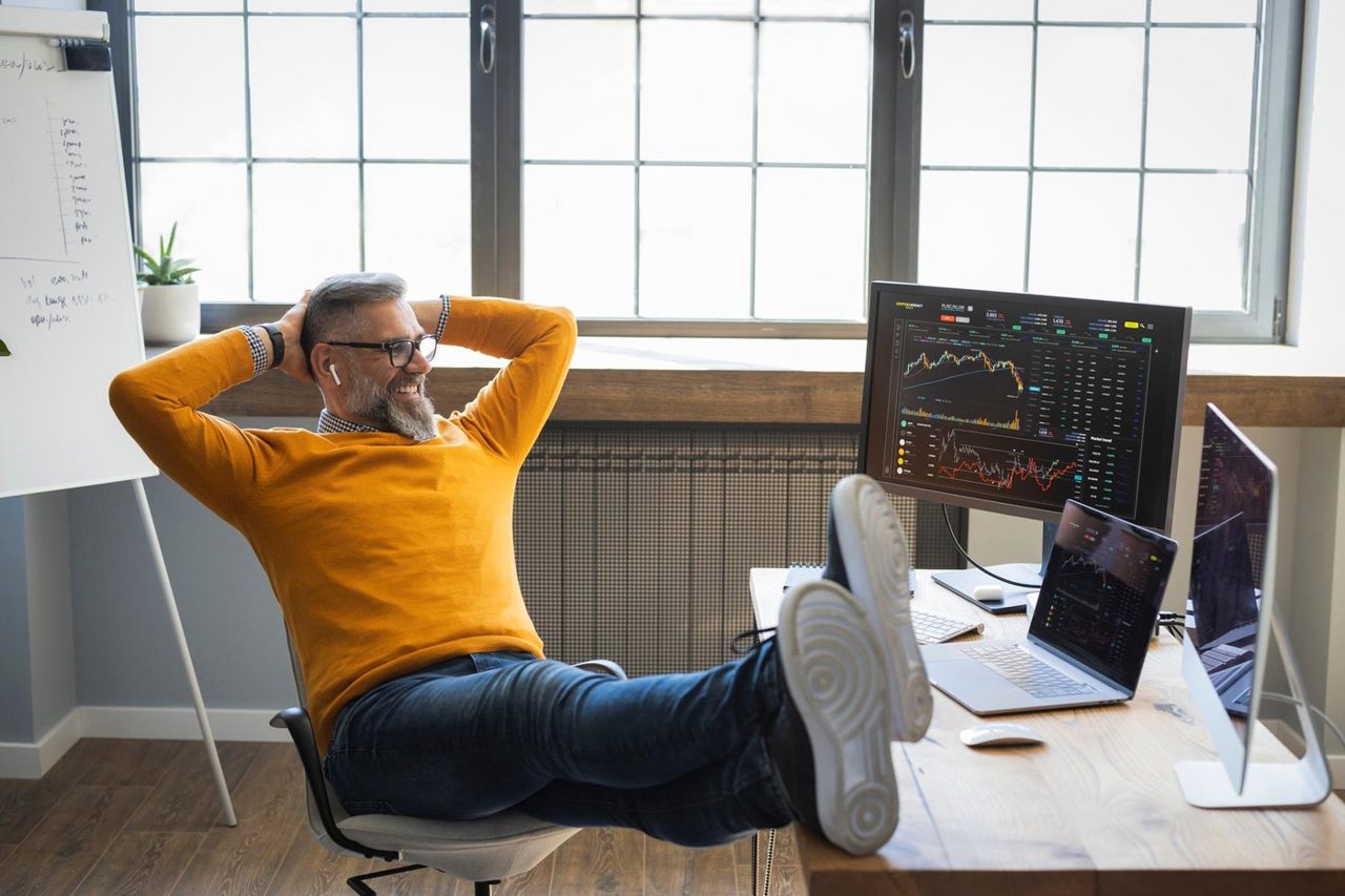 I Get Paid By 3 Different Dividend Stocks Every Single Month. Here's Who's on My List.