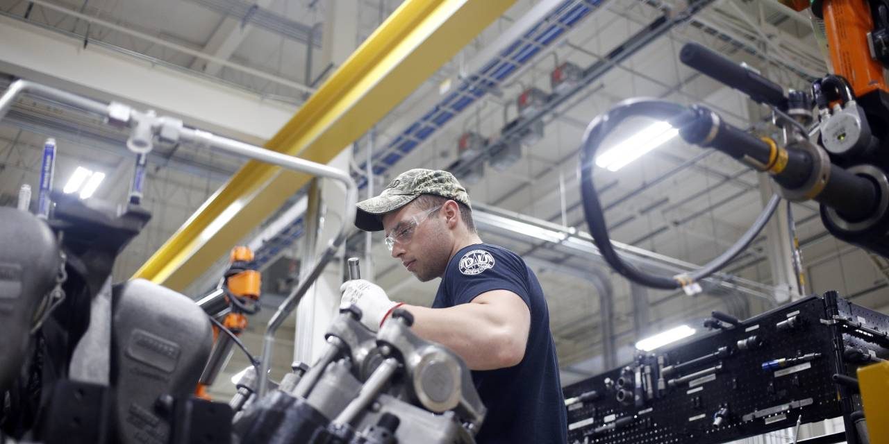 Cummins Raises Outlook as Profit, Sales Climb