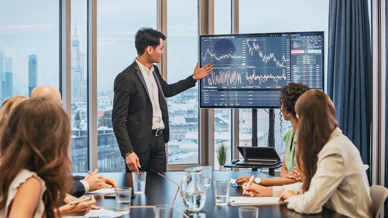 Should You Buy Broadcom Stock While It's Under $400?