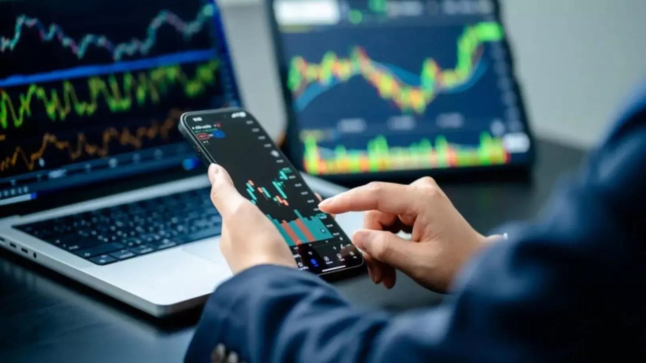 Global bond markets price aggressive rate hikes outside the US