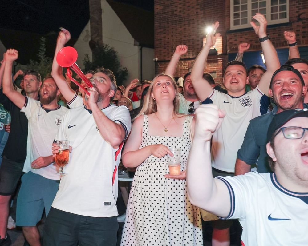 World Cup lifts UK pub sales 10% as two closures a day persist