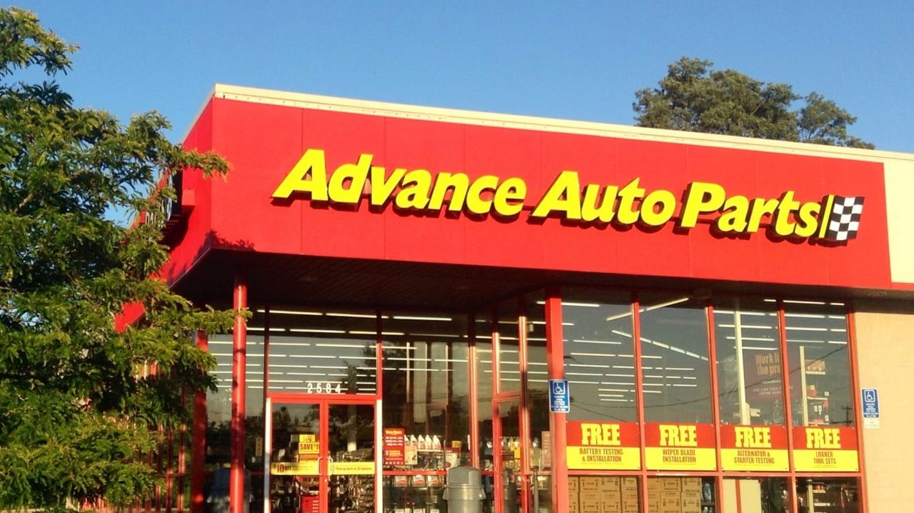 Advance Auto Parts Plunges 21% as Revenue Miss Overshadows Earnings Beat; AutoZone Falls 4%, O’Reilly Automotive Slips