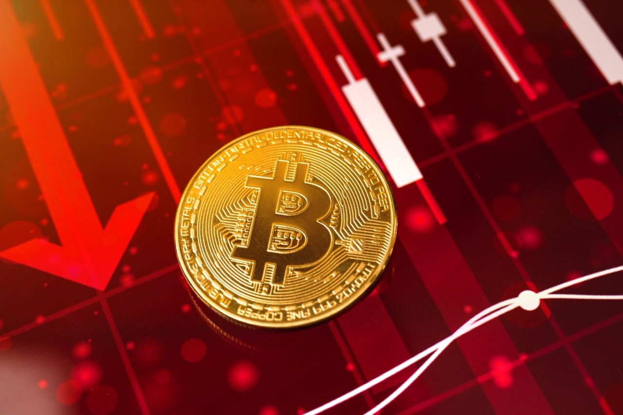 Riot Platforms and MARA Drop 6%, CleanSpark Sinks 5% as Strategy Sells Bitcoin, Shares