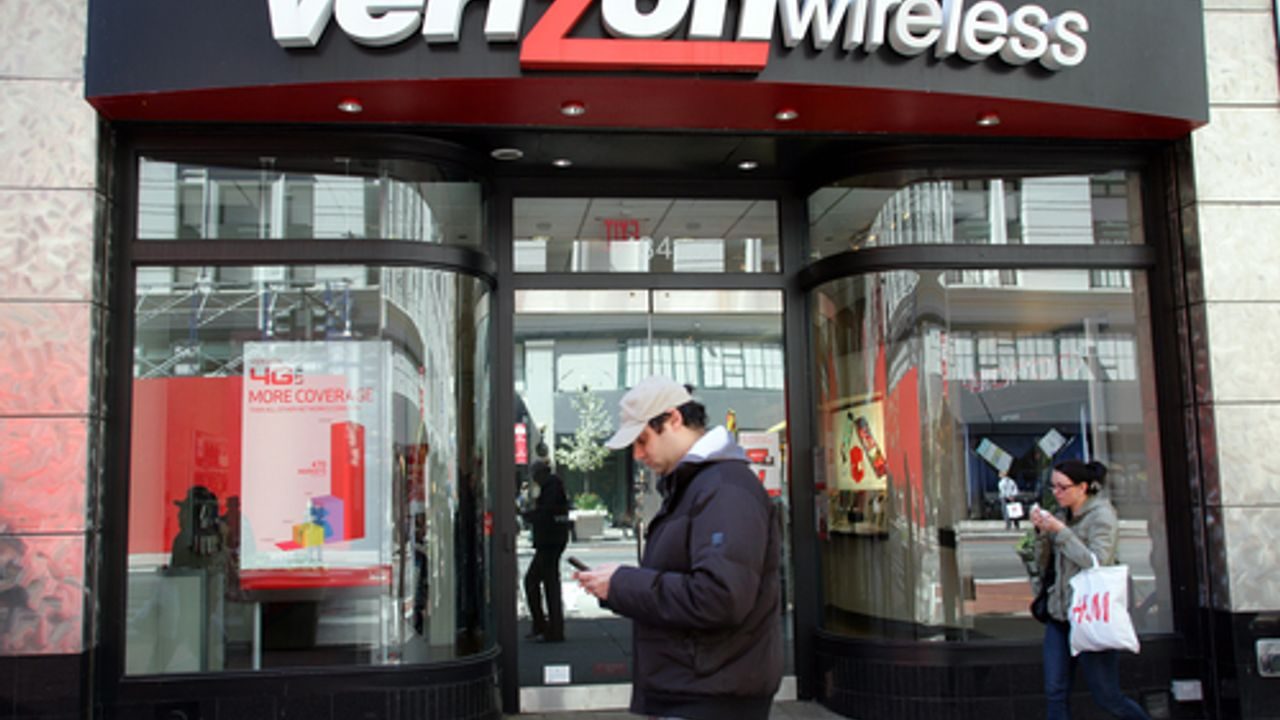 Verizon shares rise as earnings beat and guidance boost offset revenue miss