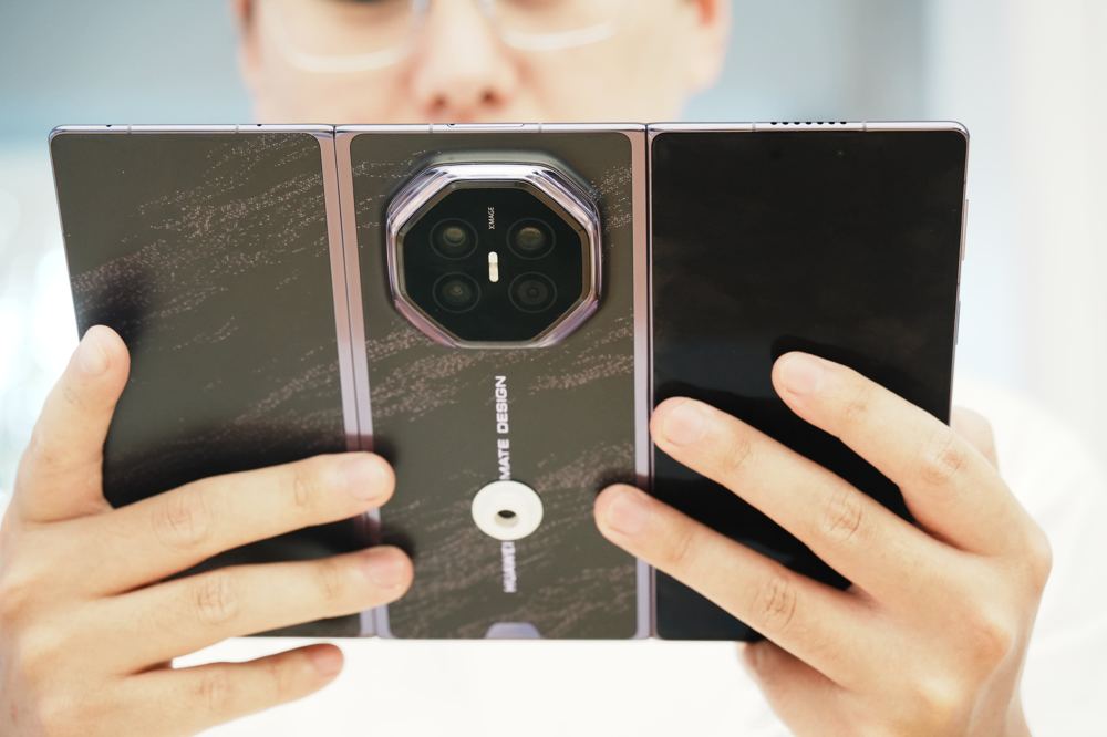 Chinese giants Xiaomi, Huawei race to get ahead of Apple’s rumored foldable iPhone