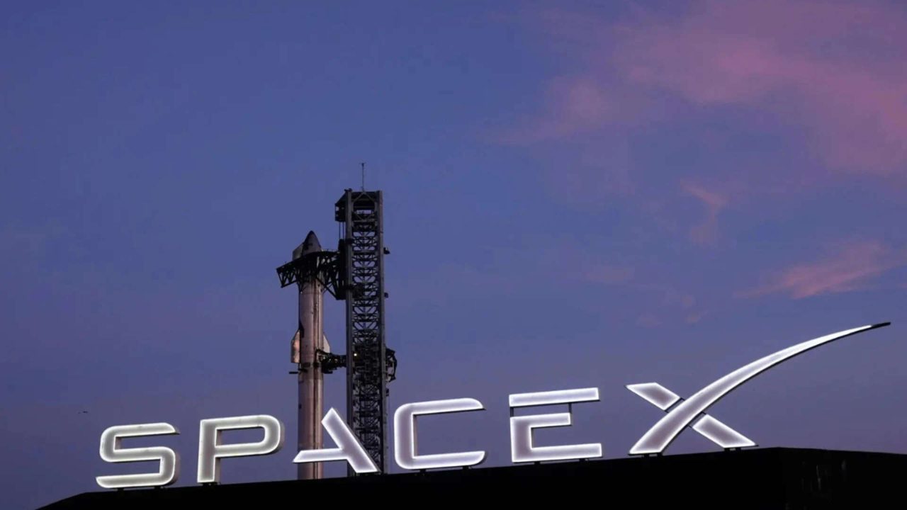 SpaceX Lockup Expiry Threatens to Flood Market With $123 Billion in Shares