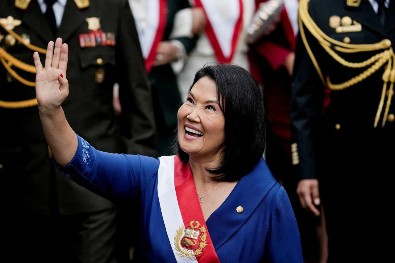 Fujimori raises Peru minimum wage to $365 despite fiscal warning