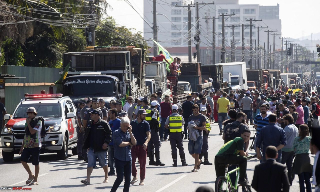 Brazil truckers end strike as Senate passes freight law
