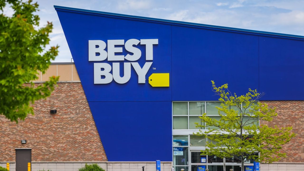 Best Buy reports 4.3% rise in Q2 revenue, increases guidance