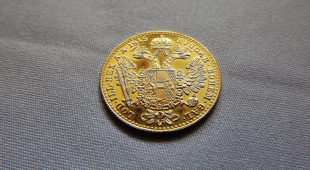 Gold Falls Toward $4,300 as US Inflation Raises Fed Rate Hike Expectations