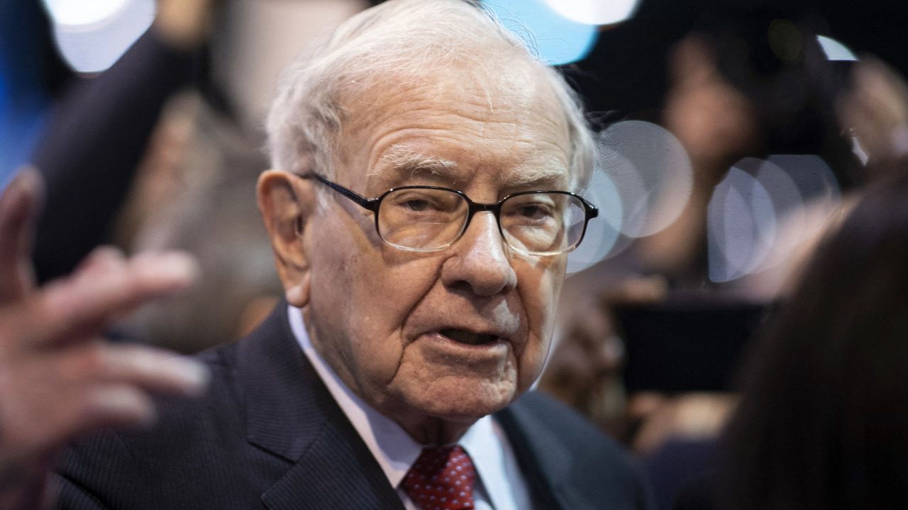 When he dies, Warren Buffett wants 90% of wife’s inheritance put into 1 investment. Here’s what it is, and how to get it