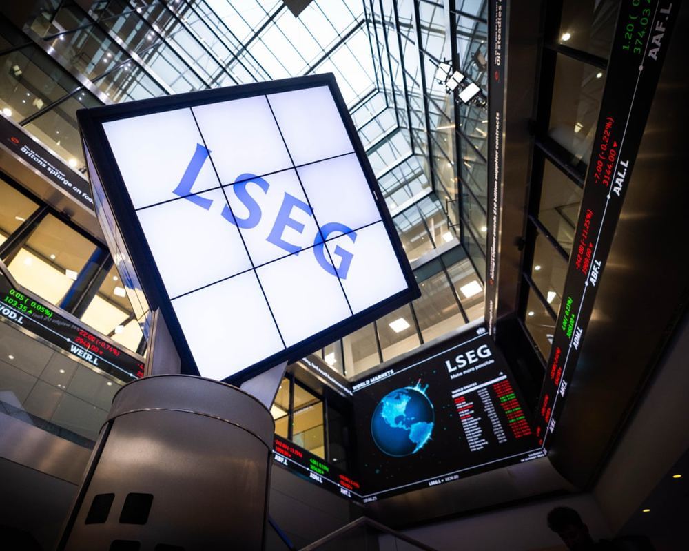 Shares in Asian chip firms plunge further as AI sell-off continues