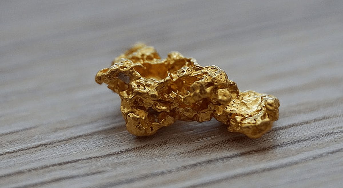 Gold stays above $4,500 as weaker dollar and Treasury action fuel gains