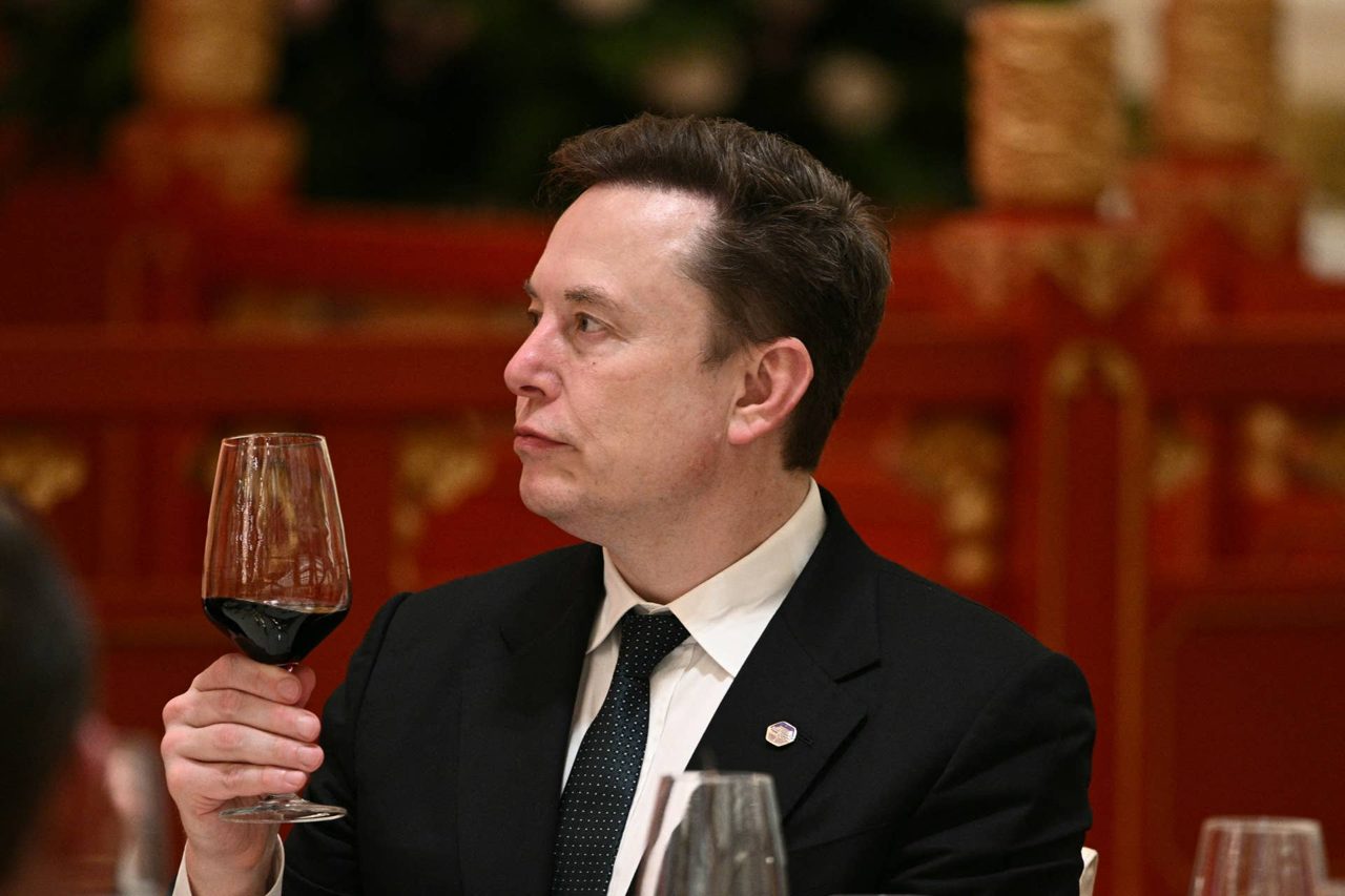 Elon Musk backs bullish case for SpaceX investors ahead of first earnings report