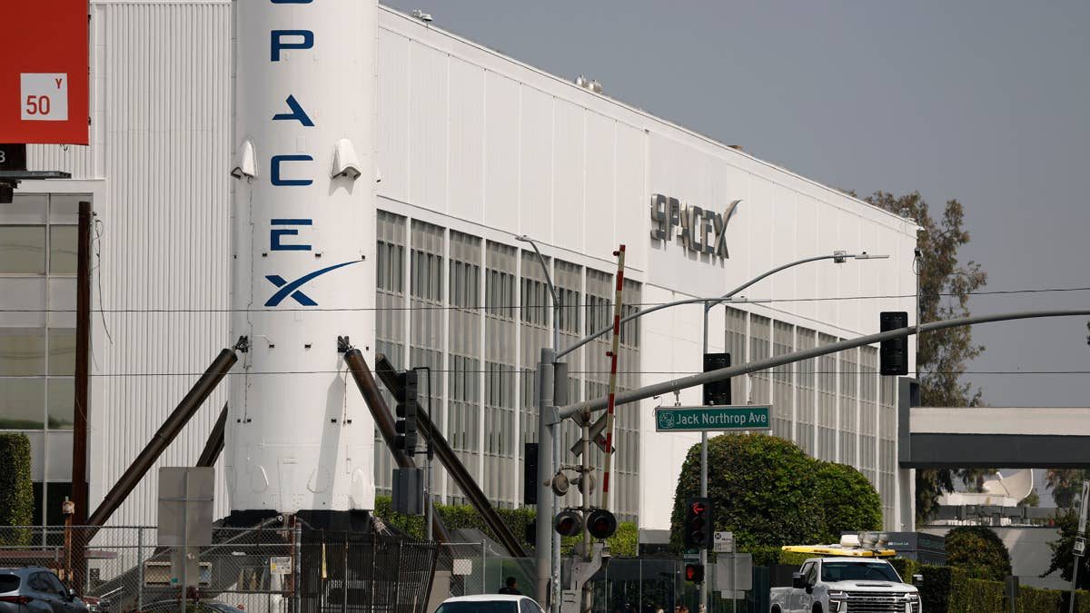 Top analyst sees trouble looming for SpaceX stock