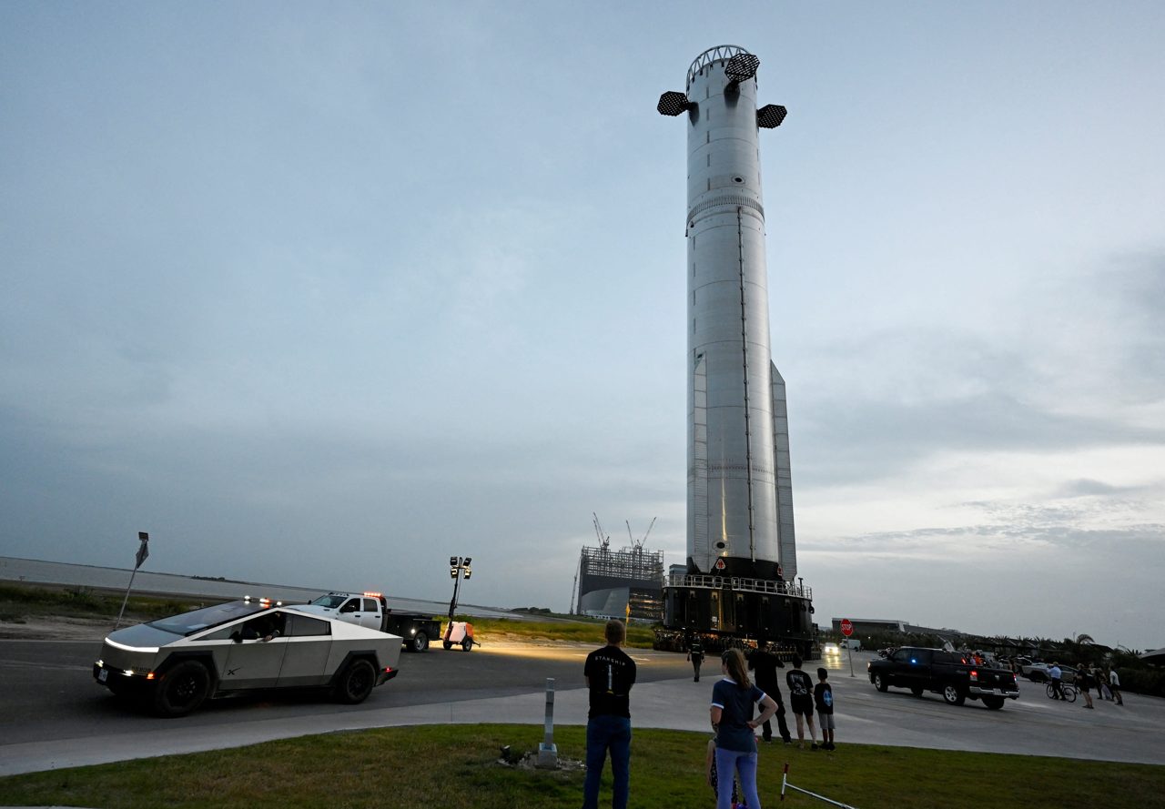 SpaceX stock hits all-time low, dips below IPO price