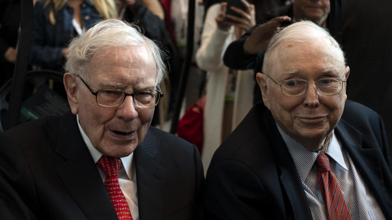 You can ‘ease off the gas’ once you hit $100,000, said Charlie Munger. Here’s how to get there as fast as possible