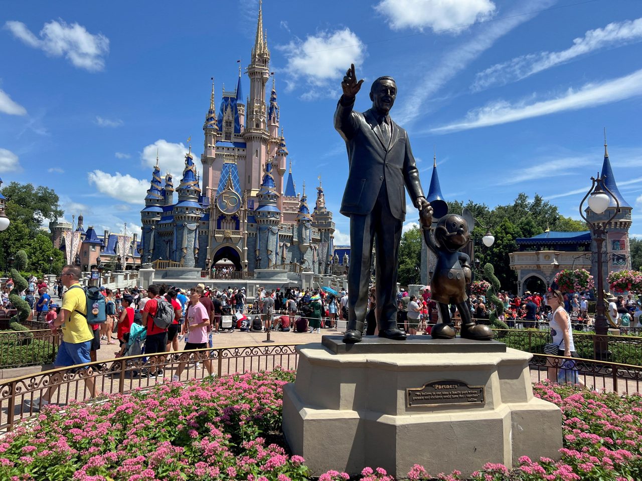Disney plans layoffs of as many as 1,000 employees