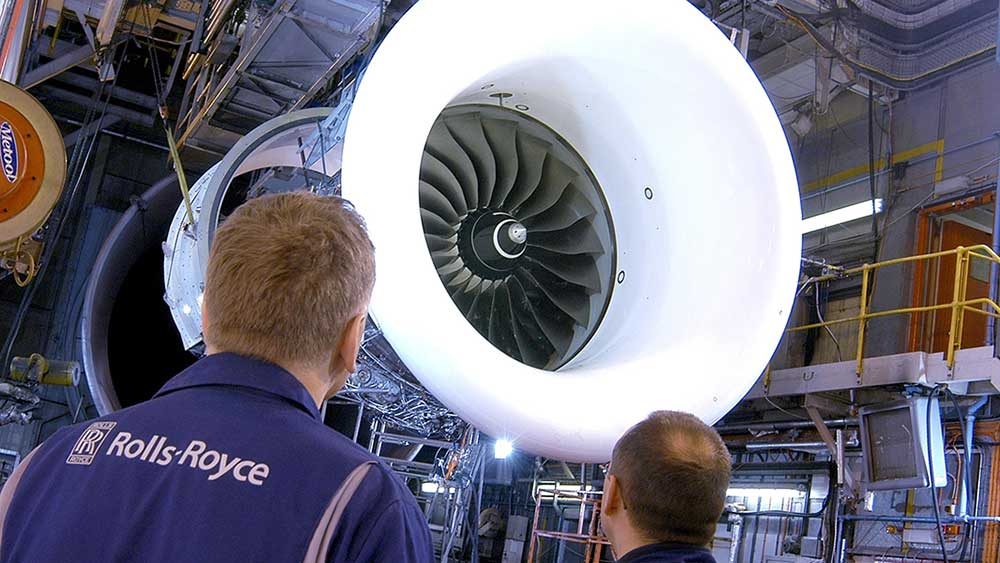 Rolls-Royce Stock Hits First New High In 14 Years. Firm Announces Engine Project.